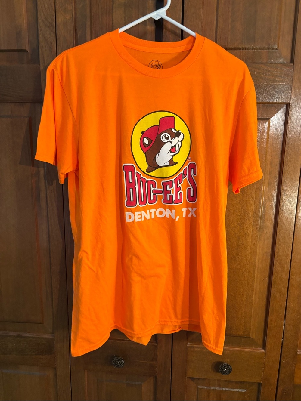 Buc-ee's Denton, TX Orange Logo T-Shirt - Men's Short Sleeve